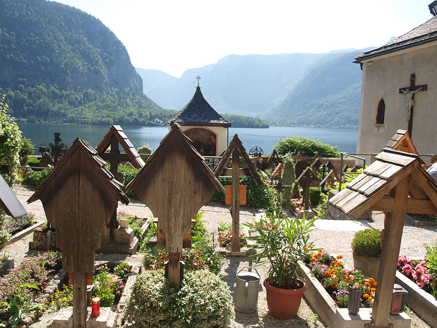 Discover the beautiful landscape around Lake Hallstatt